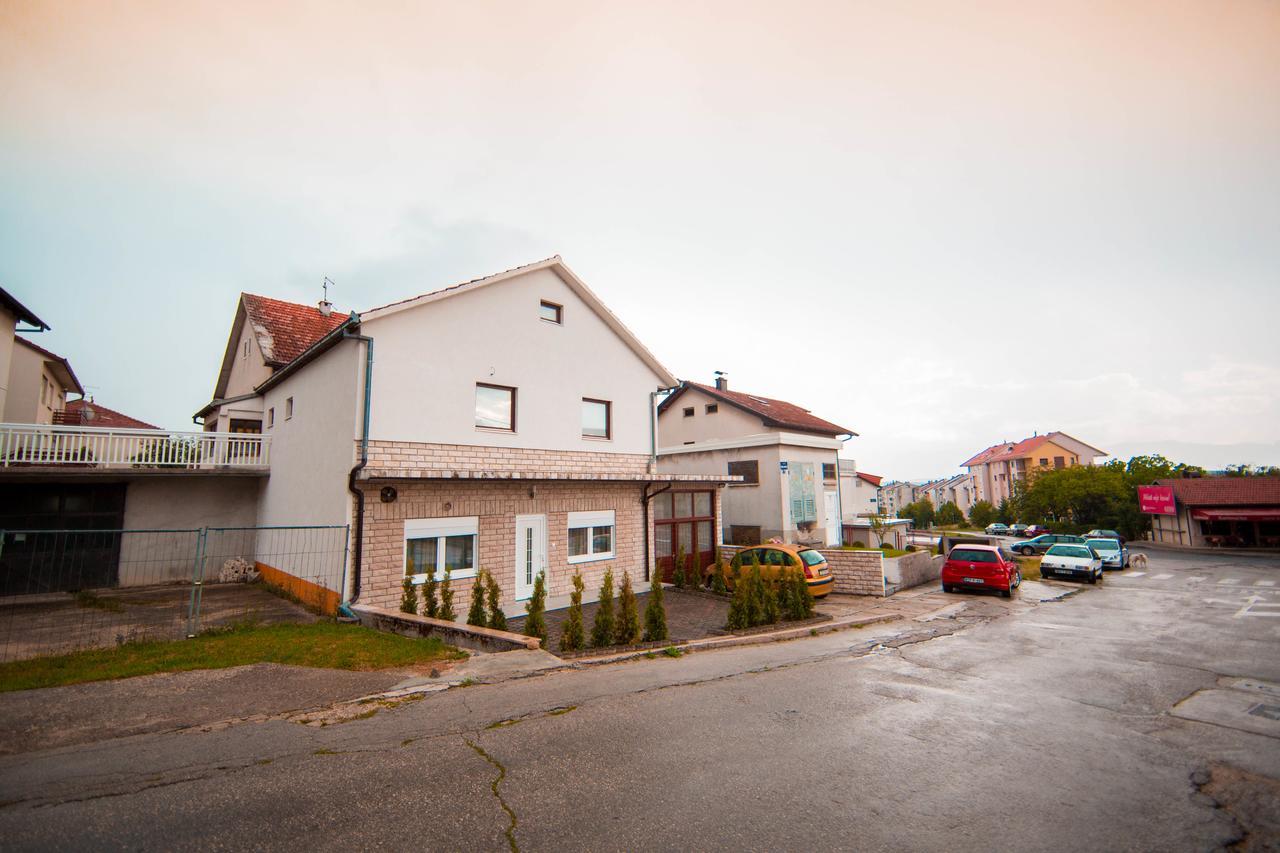 Apartman Lucija Ливно Екстериор снимка