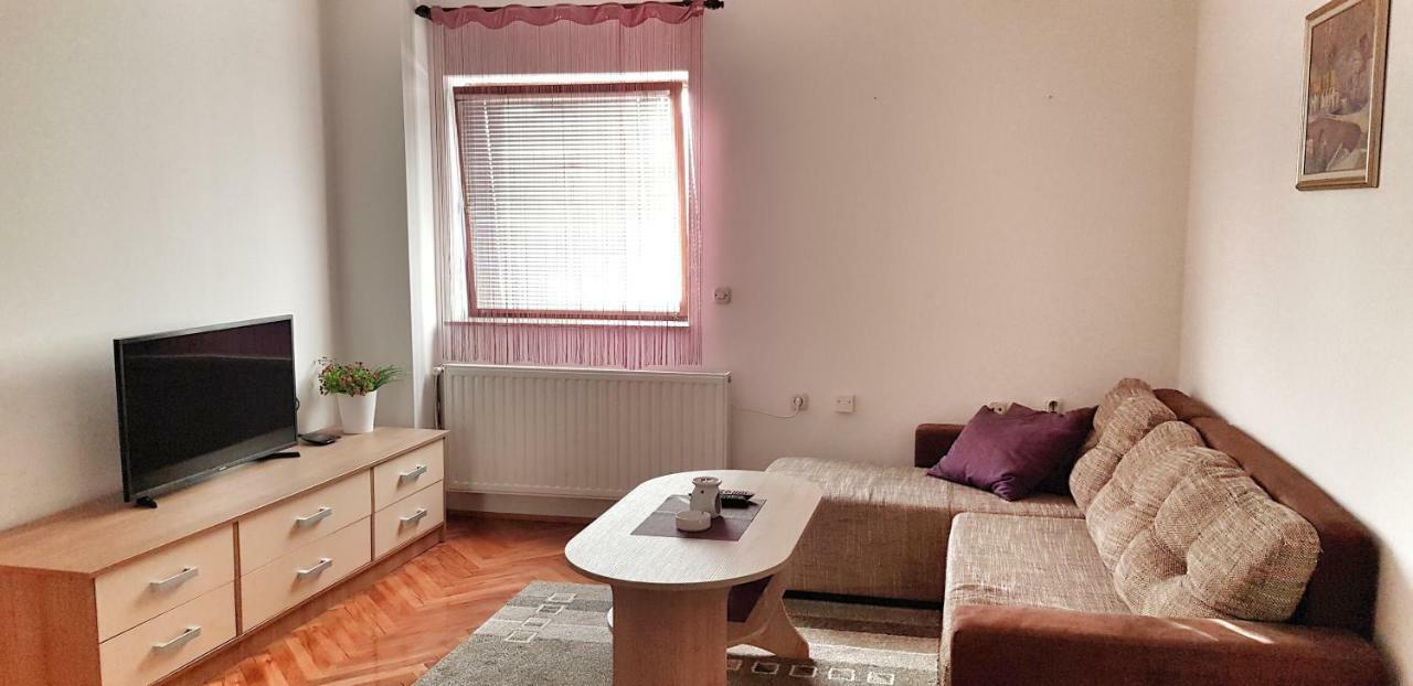Apartman Lucija Ливно Екстериор снимка